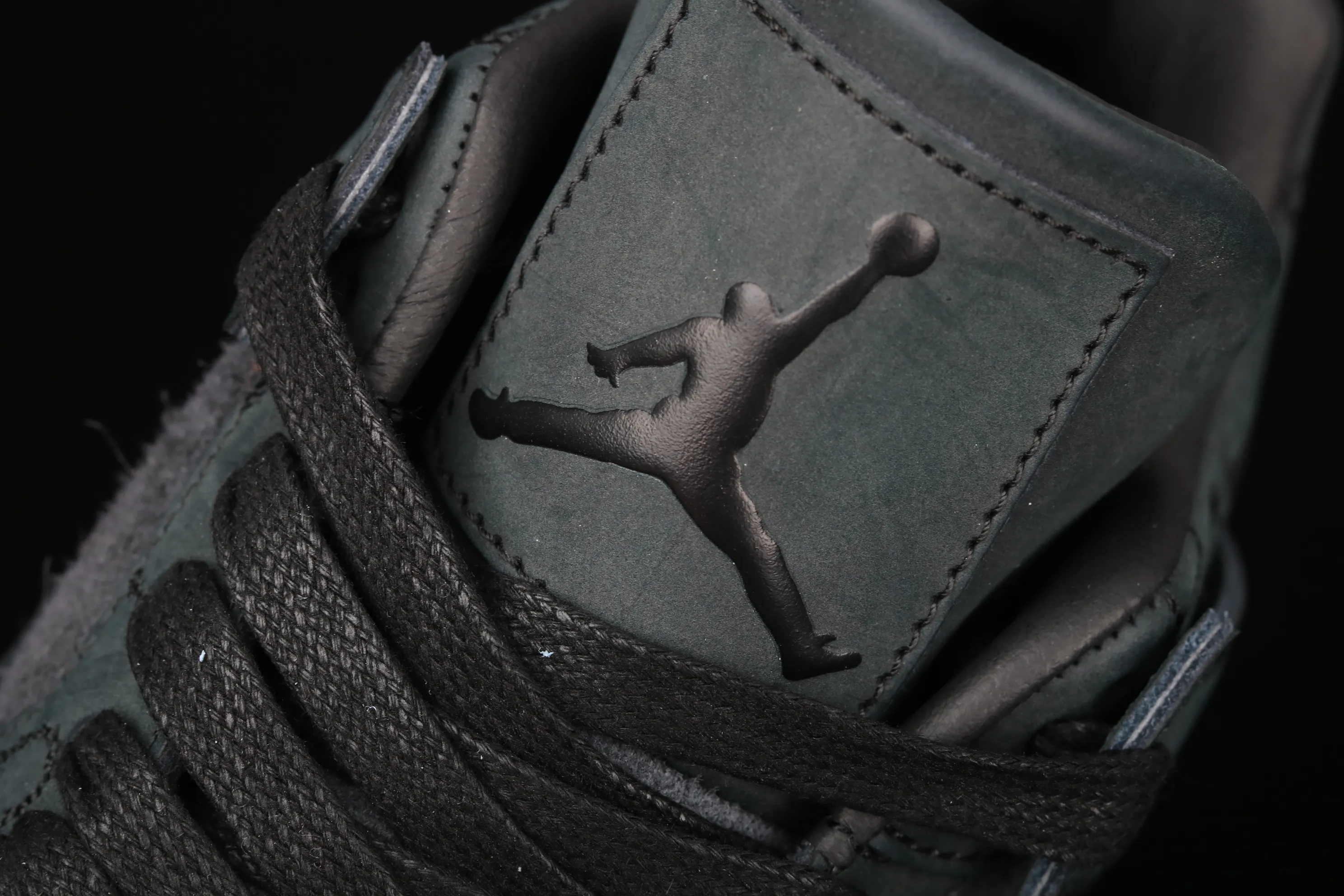All categories Air Jordan Jordan series basketball shoes Air Jordan 4 Pure original Kaws x Air Jordan 4 Black AJ4 black suede luminous limited edition 930155-001
